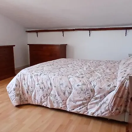 Appartement à 300 M De La