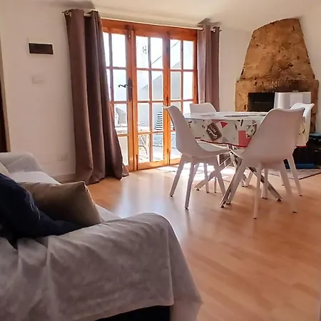 Appartement à 300 M De La
